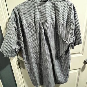 Men’s short sleeve dress shirt
